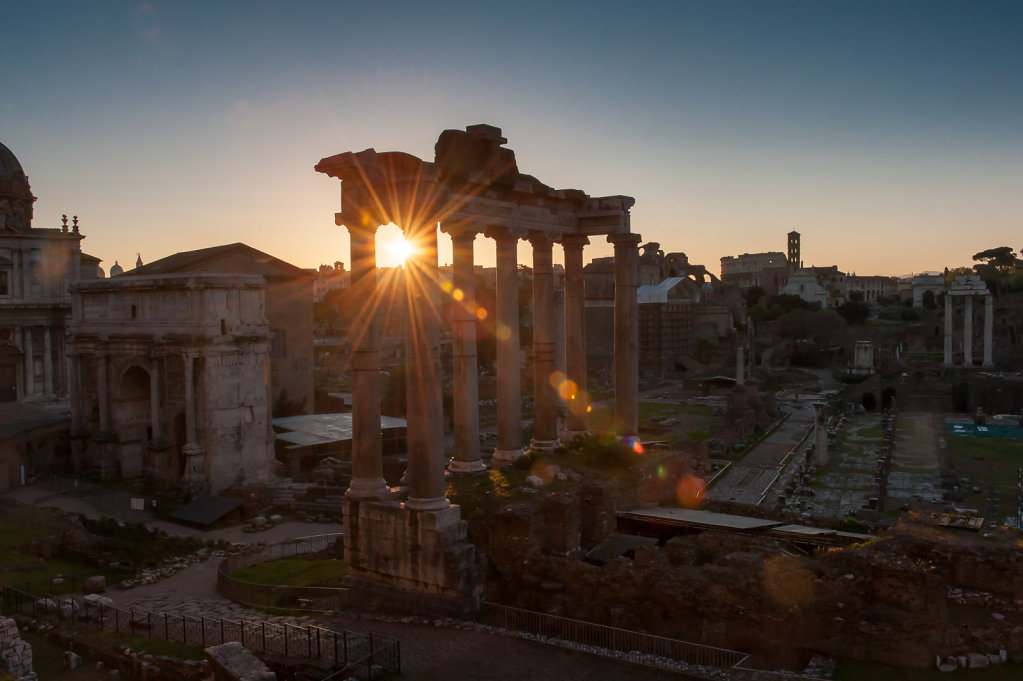 Sonnenaufgang über dem Forum Romanum